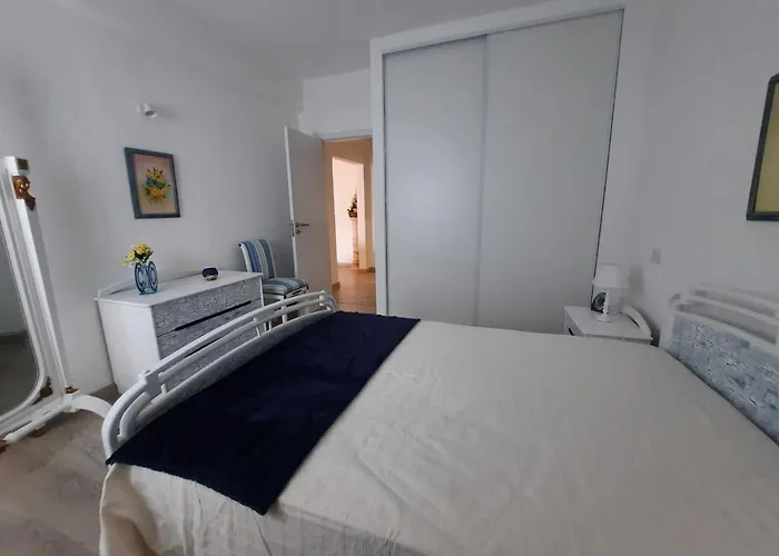 Appartement à 2 Chambres à Coucher