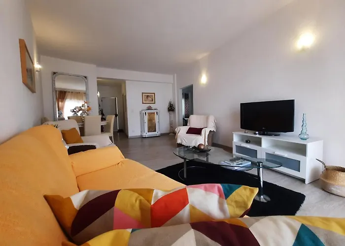 Appartement à 2 Chambres à Coucher